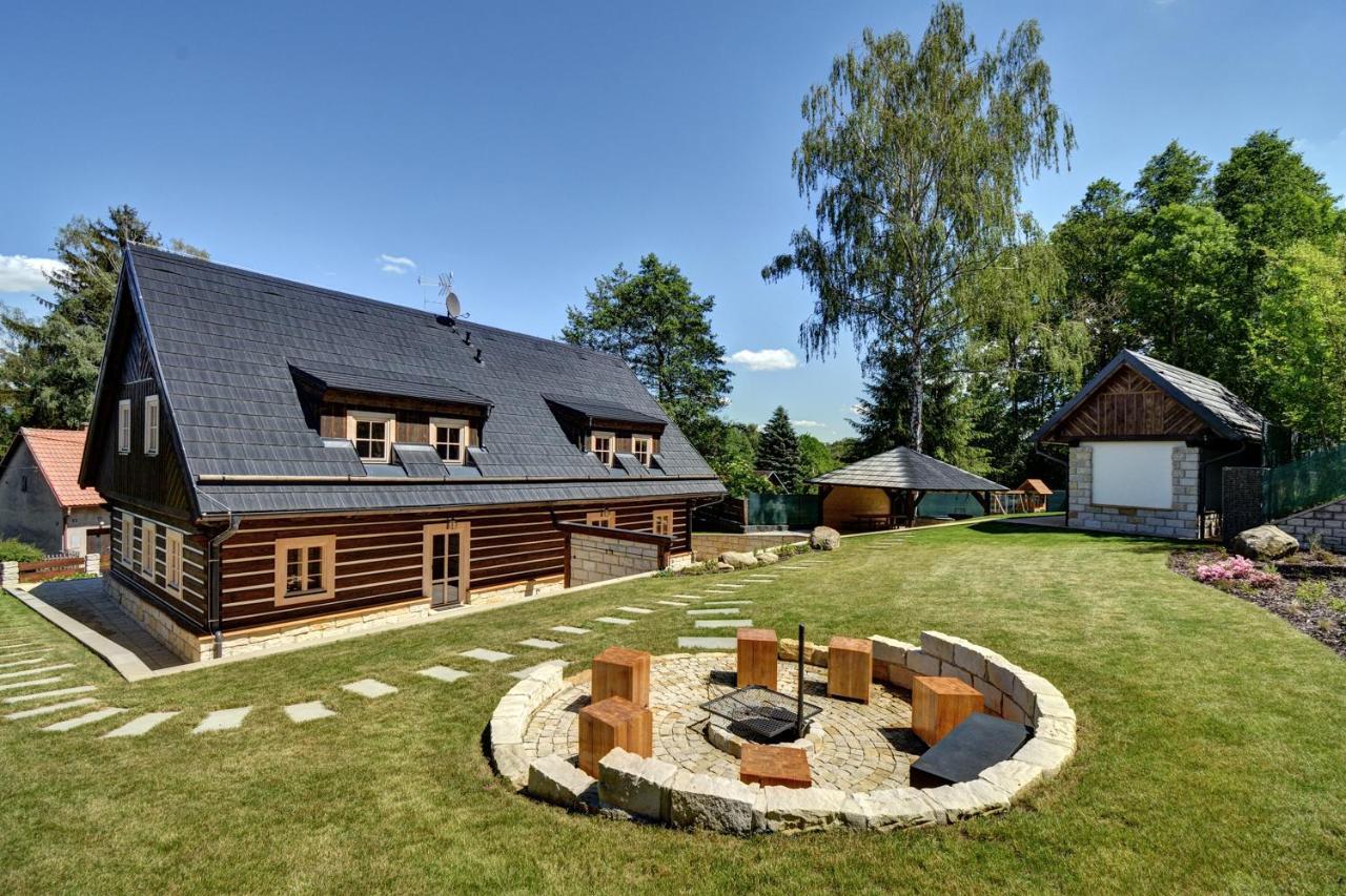 Roubenka Pod Troskami Lägenhet Ktová Exteriör bild